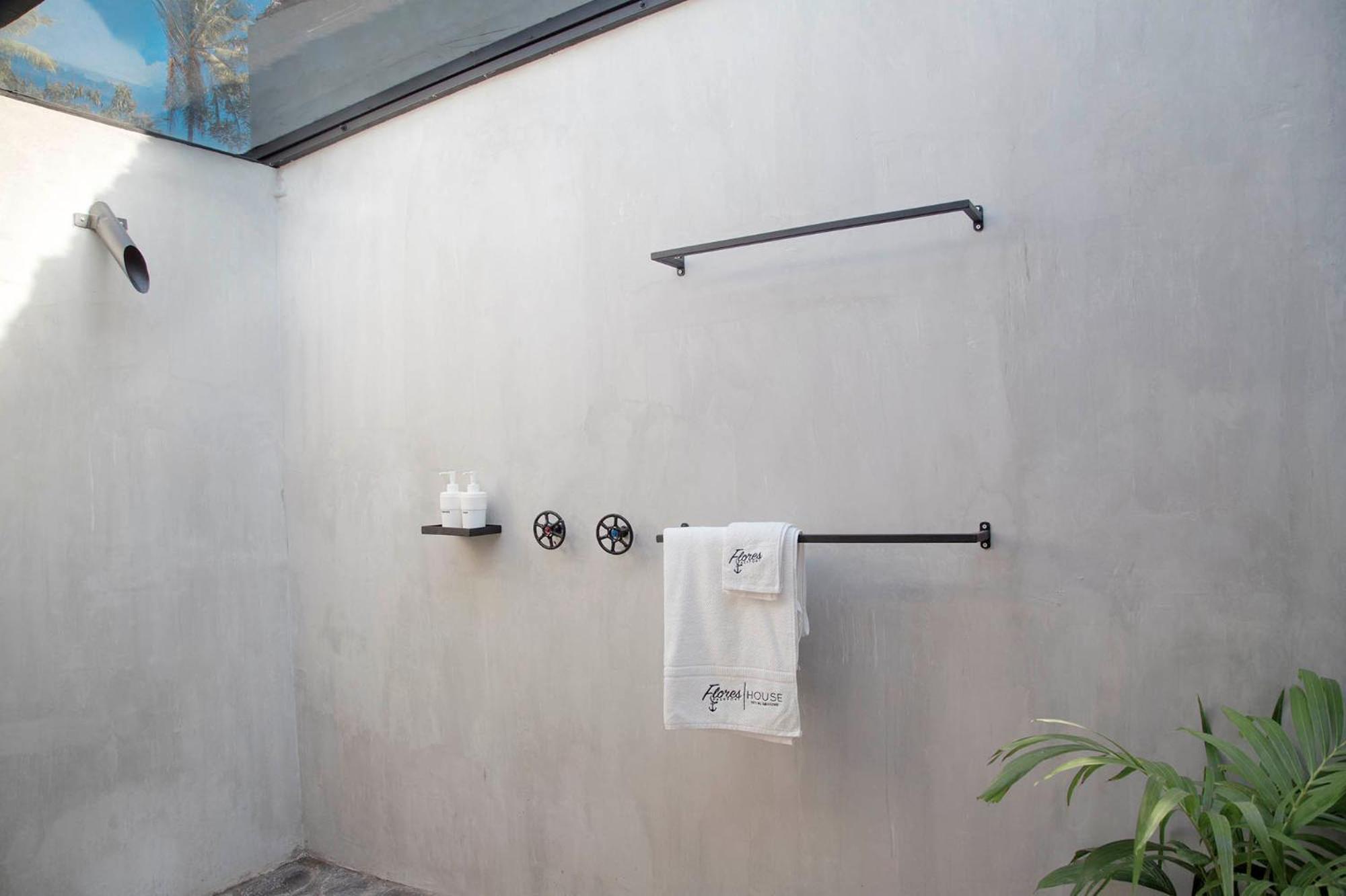 Flores Passport House Ende Exterior photo
